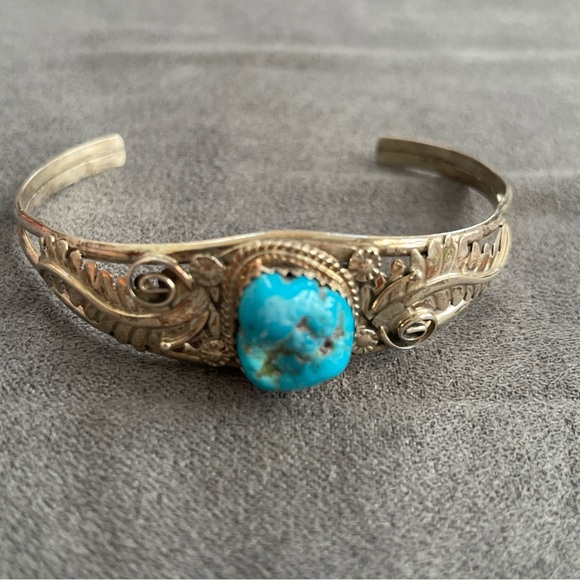 Jewelry - Vintage Navajo Sterling Silver and Turquoise Stone Bracelet